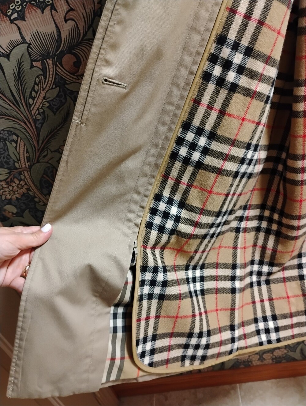 Vintage Burberry Trench Coat with Removable Collar, And Removable Liner - Picture 8 of 9
